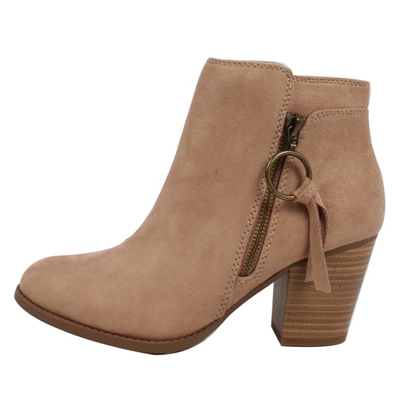 Shoes - Size 6.5 Dark Wheat Zipper Stacked Heel Ankle Boot